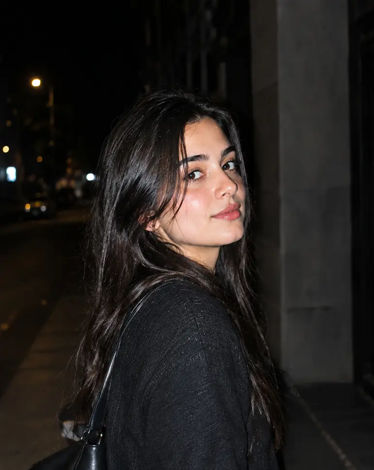 Solo Night-Street Flash Portrait